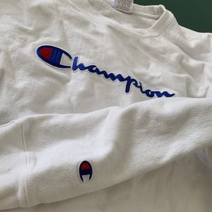 Whit champion crew neck sweatshirt!